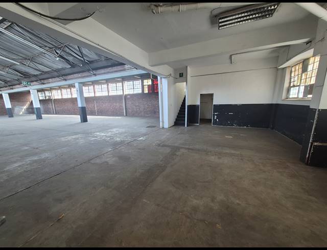 555M² WAREHOUSE TO LET IN BENROSE